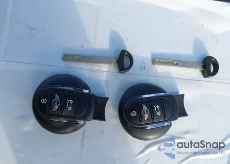 2017 Mini Hardtop Cooper из США, поврежденный, VIN WMWXU1C52H2E19080